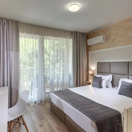 Marina White Sands Hotel